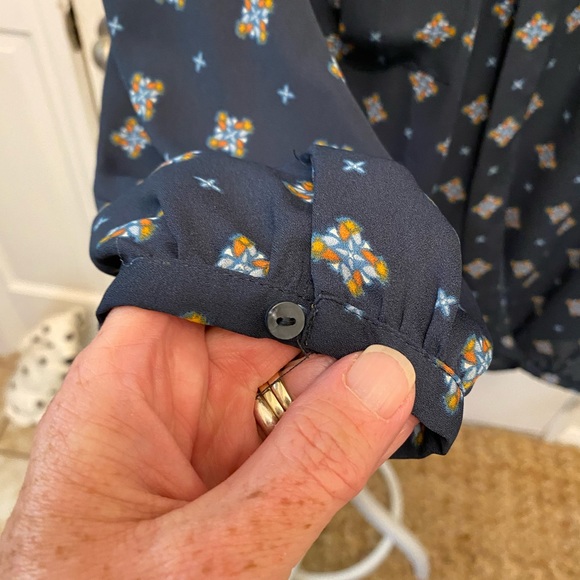 Maurices Geometric Print Wrap Top M - Picture 6 of 9